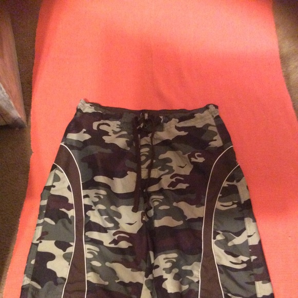 Red Camel size 32 men’s Camo swim trunks - Picture 7 of 8